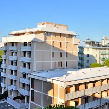 Bristol アパート