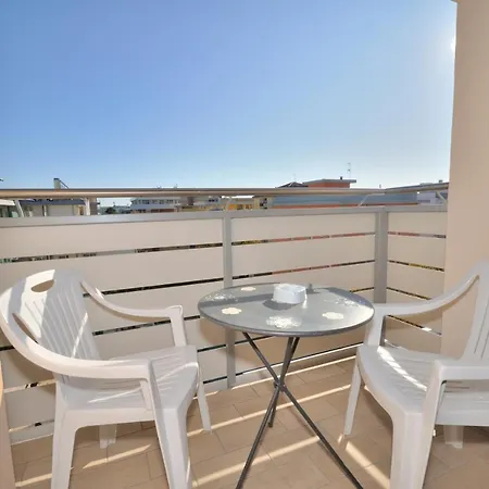 Bristol Apartment *