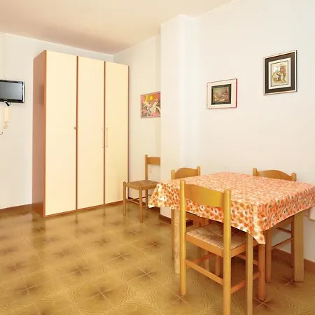 Bristol アパート