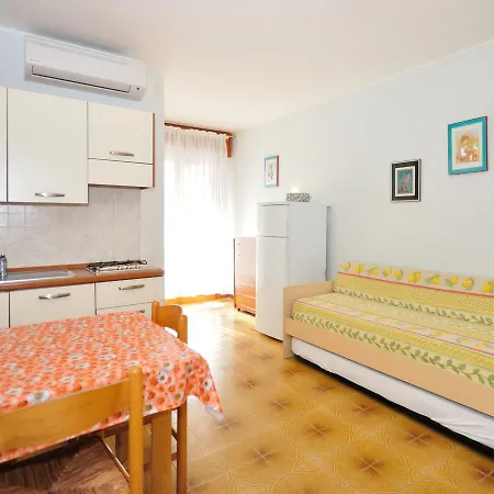 アパート Bristol